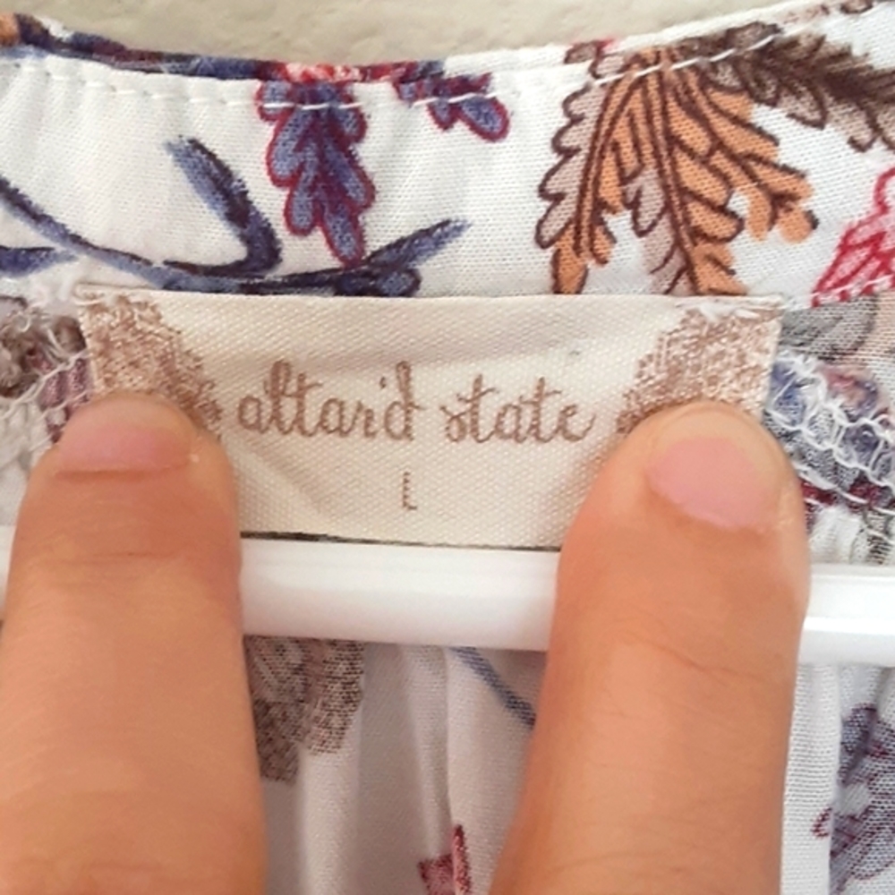 Altar'd State Ombre Floral Top size L - Picture 6 of 6